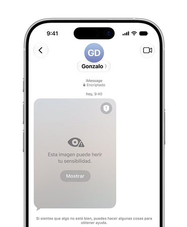 Un iPhone muestra la prestación Seguridad en las Comunicaciones avisando de que se está viendo contenido sensible en una Cuenta Infantil.