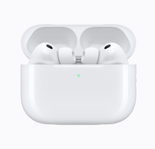 AirPods Pro 3 ‑kuulokkeet avoimessa valkoisessa latauskotelossa