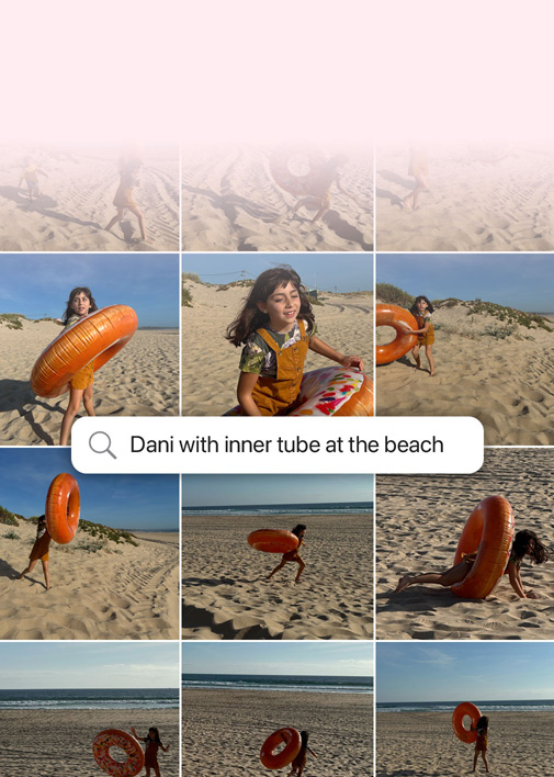Una dimostrazione della funzione di ricerca con linguaggio naturale nell’app Foto Alcune foto di un cane con la stringa di ricerca: travestimenti di Bandit 