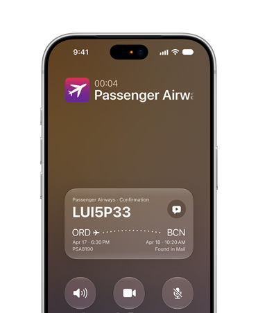 iPhone 17 Pro prateado a mostrar a funcionalidade Contexto da chamada com tecnologia Apple Intelligence. O ecrã a mostrar detalhes de confirmação de uma reserva de voo durante uma chamada.