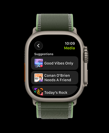 Apple Watch Ultra 3, κάσα από τιτάνιο, φυσικό χρώμα, Apple Music, λίστα αναπαραγωγής προπόνησης, χειριστήρια, προηγούμενο τραγούδι, επόμενο τραγούδι, παύση, λουράκι Trail Loop, πράσινο/νέον χρώμα