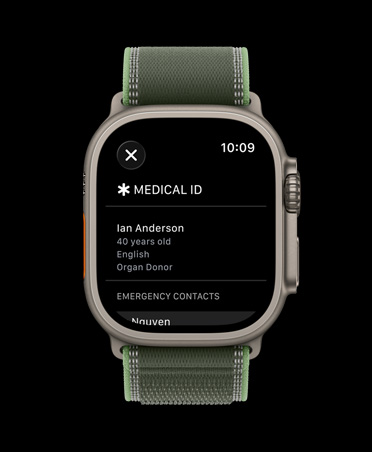 Apple Watch Ultra 3, φυσικό χρώμα, κάσα από τιτάνιο, οθόνη Ιατρικού ID, λουράκι Trail Loop, πράσινο/νέον χρώμα