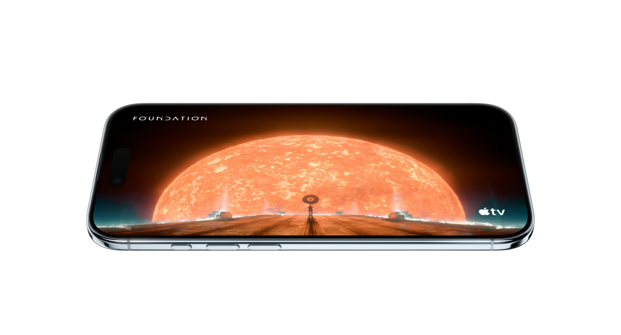 iPhone Air, esikülje külgvaade, ekraanil staatiline kaader Apple TV sarjast „Foundation“