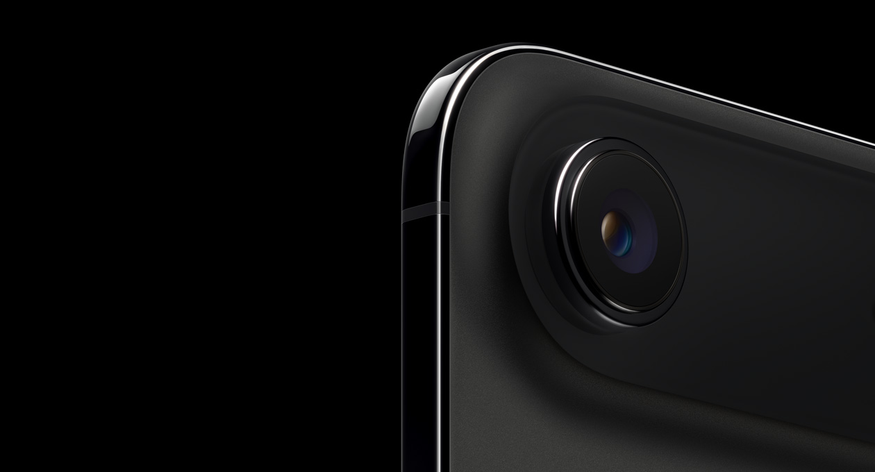 iPhone Air, tagakülg, kosmosemust, ümar ülemine nurk, ühe objektiiviga Fusion kaamerasüsteem